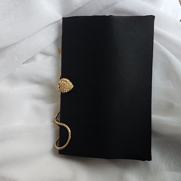 Vintage Unbranded Black Satin Evening Bag W/ Gorgeous Faux Diamond Clasp, $40 - Picture 6 of 10